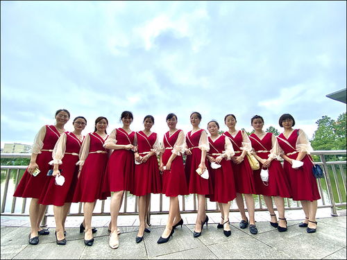 輔導(dǎo)員畢業(yè)典禮禮儀服務(wù) 溫情送別畢業(yè)學(xué)子